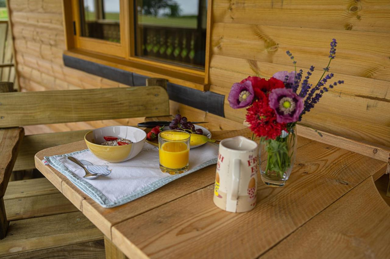 Luxury Log Cabin With A Hot Tub Stone  Экстерьер фото